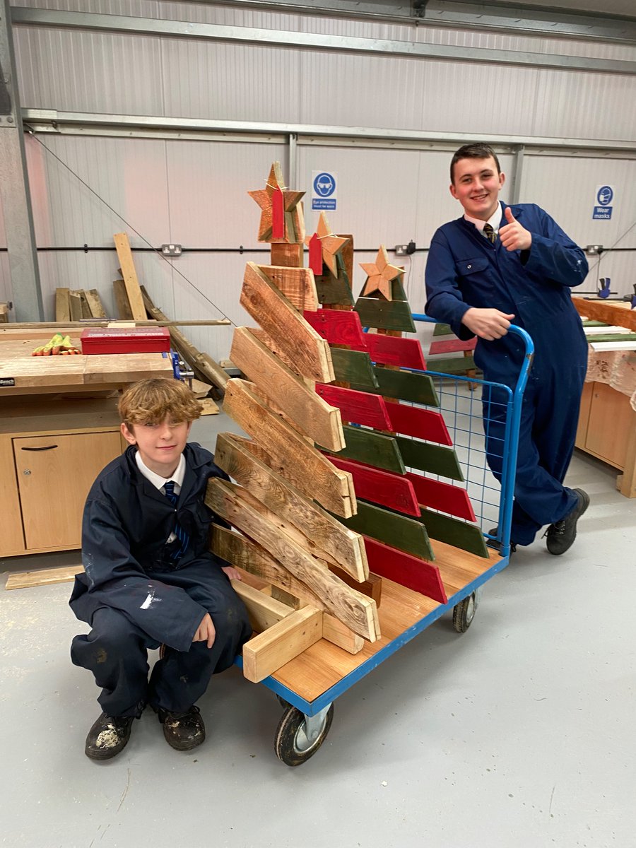 AHSConstructio1's tweet photo. Christmas trees and decorations all
complete and delivered again to everyone and other schools this year. Great work from the Construction teams. Happy Christmas to you all @AHSConstructio1 @AHS_Nurture @aylshamhigh @NorwichHigh @NorwichHighPrep https://t.co/CNiudgoj7P