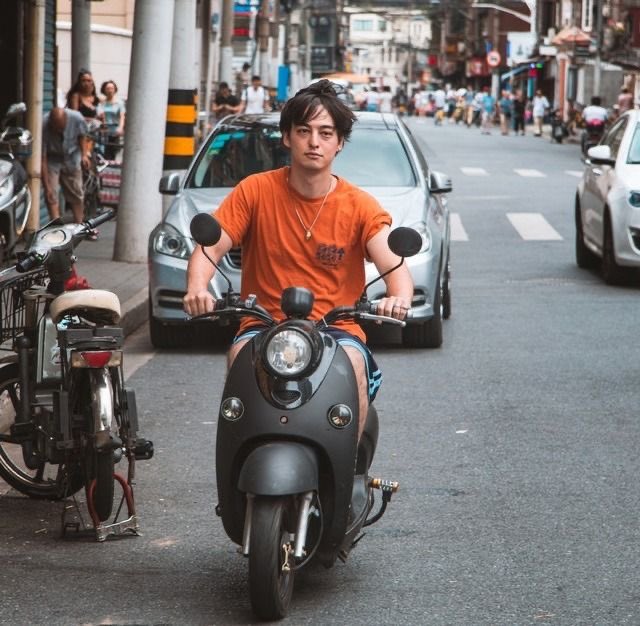 bobiluver's tweet photo. he scoot…he sit… https://t.co/09BCL5H62T
