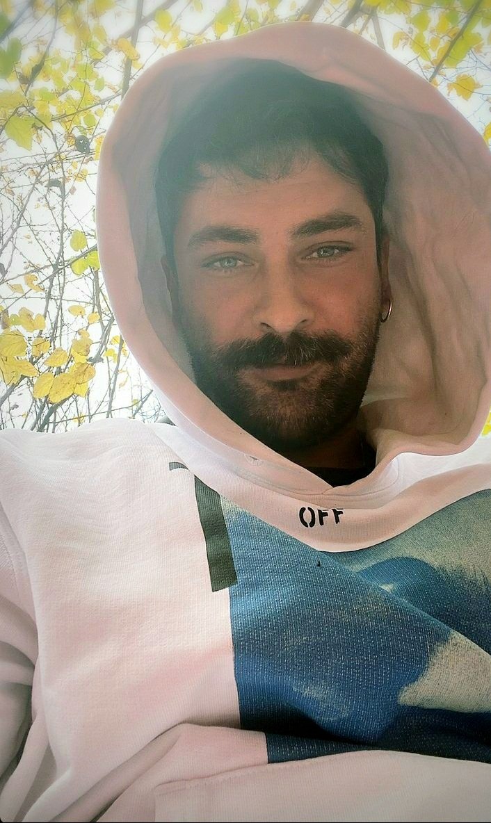 JoyceTuna's tweet photo. Meu coração não sei por que, bate feliz quando te vê.🎶
Mozão💙
#OnurTuna https://t.co/mdRyN9IOgR
