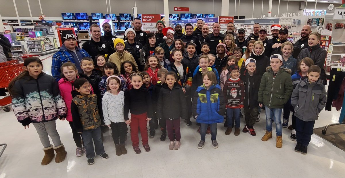 HobartPolice's tweet photo. Claus Patrol with Hobart FOP Lodge #121…Merry Christmas https://t.co/PKxZTSMkqb