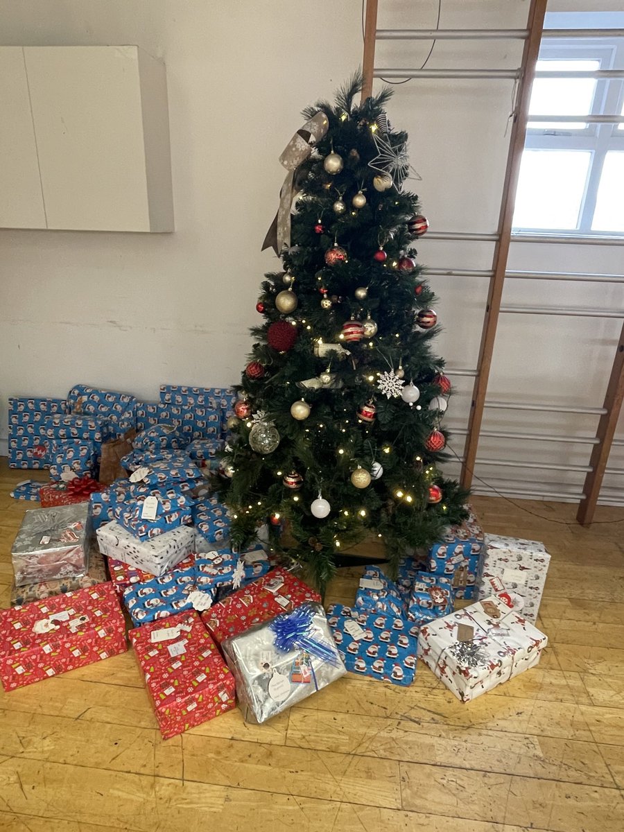 Children’s Christmas Event 
Thank you Testlands Wellbeing Hub, Green Lane for providing a fun filled Christmas event for our Children 🎄🎉🥳52 children, 5 under 2 year olds, and 58 Adults have created some amazing memories 🥳🫶🏻🎅🤶 Merry Christmas 🎄<a href="/TestlandsSO/">Testlands</a> <a href="/TestlandsCEO/">Luke Newman</a>