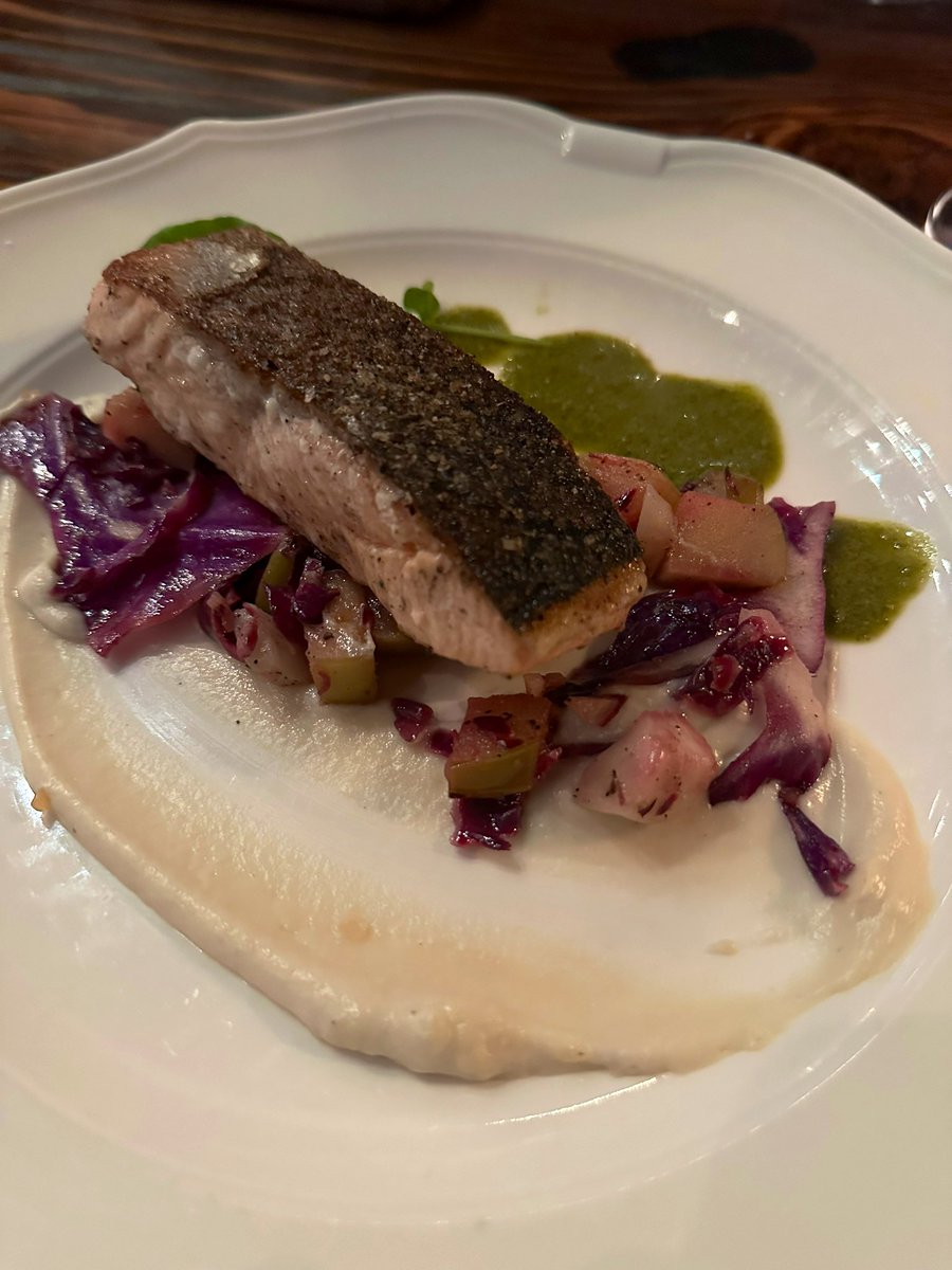 Tartare. 
Salmon. 
@ Wayfare Tavern, San Francisco 
A cosy charming restaurant.