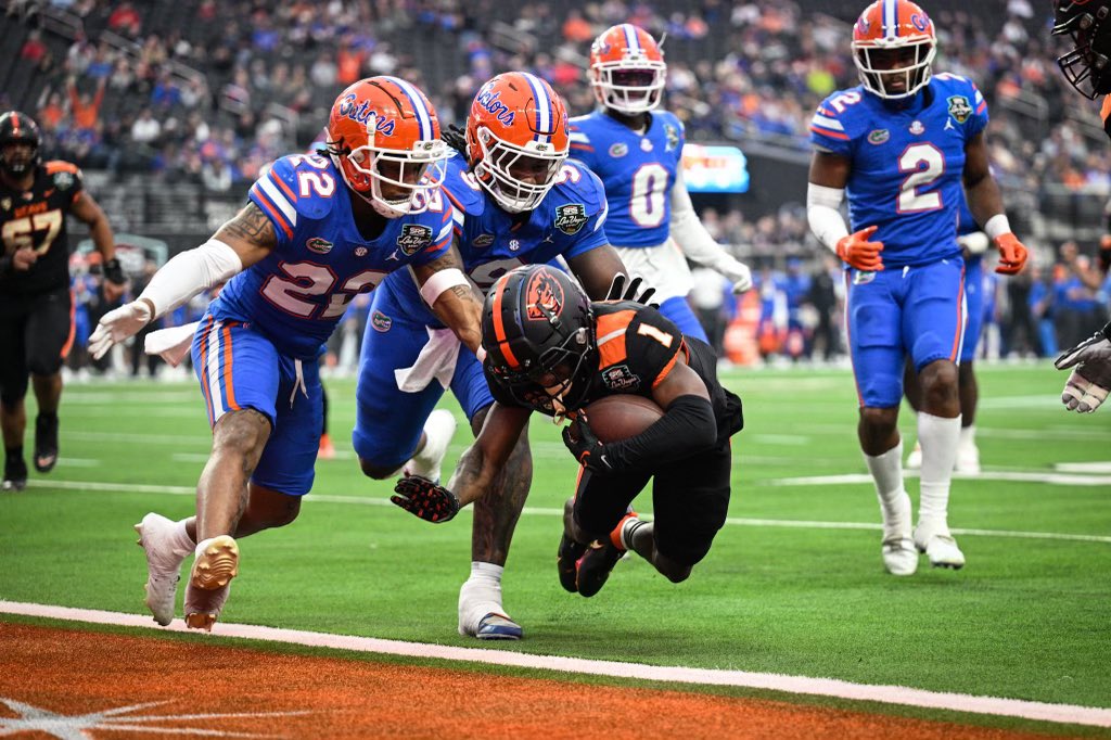 BeaverFootball's tweet photo. Vegas’ own ‼️ https://t.co/v6XFnB078g