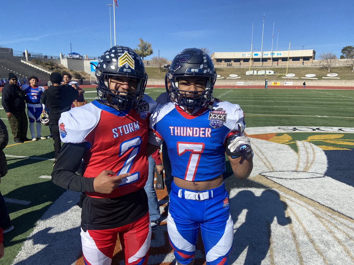 vlara_82's tweet photo. @DVHSYISD well-represented at the Greater El Paso All Star Classic! Congratulations Seniors! #OFOD @DVFootballOFOD @IvanCedilloYISD @DelValle_AT https://t.co/5kwtzet0A0