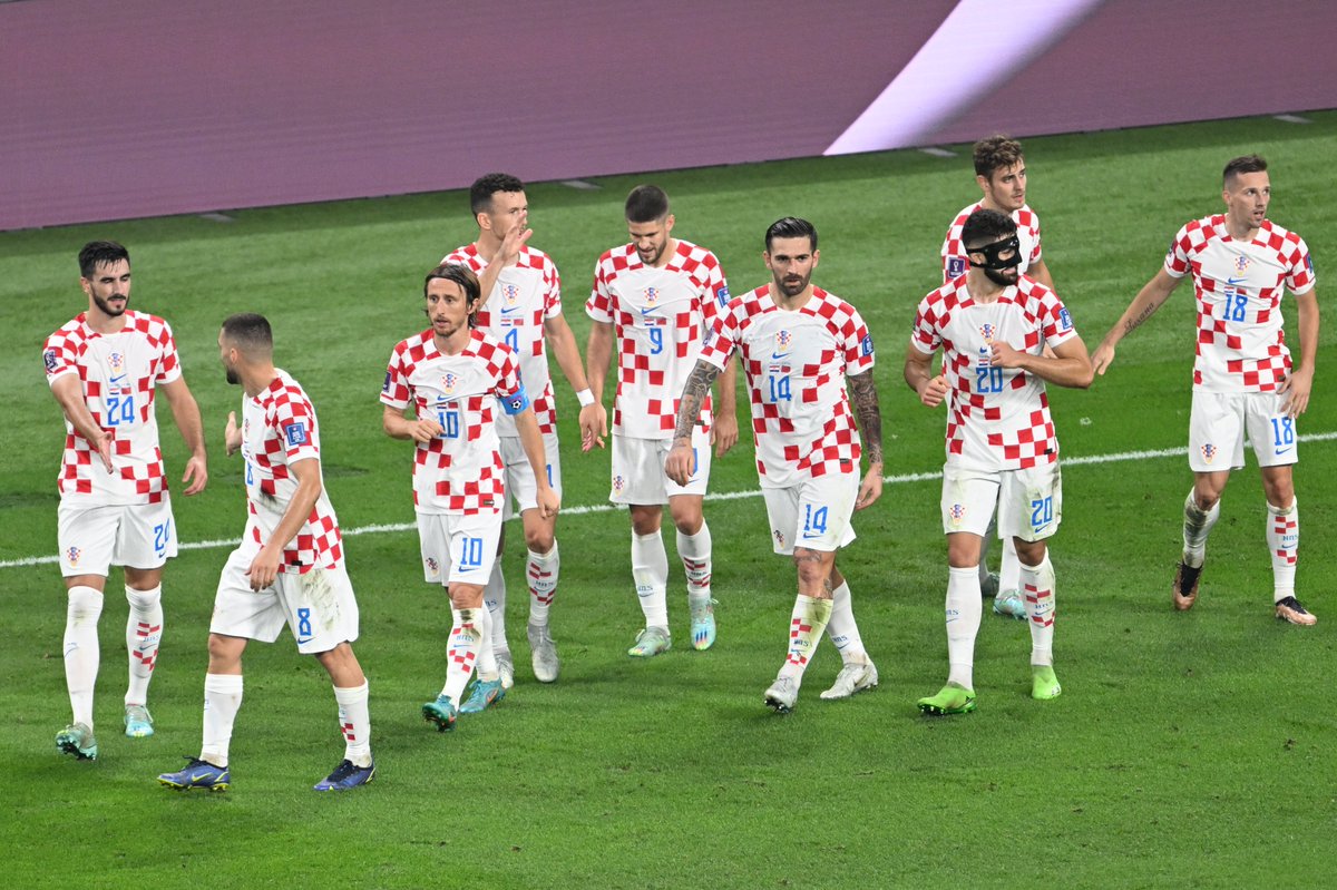 OnlineBabil's tweet photo. 🇭🇷 Fas'ı 2 🆚 1 mağlup eden Hırvatistan, Dünya Kupası'nda üçüncü oldu. 🥉 #FIFAWorldCup 

⚽️ Gvardiol 7'
⚽️ Dari 9'
⚽️ Oršić 42' https://t.co/WoPGiQlZPd