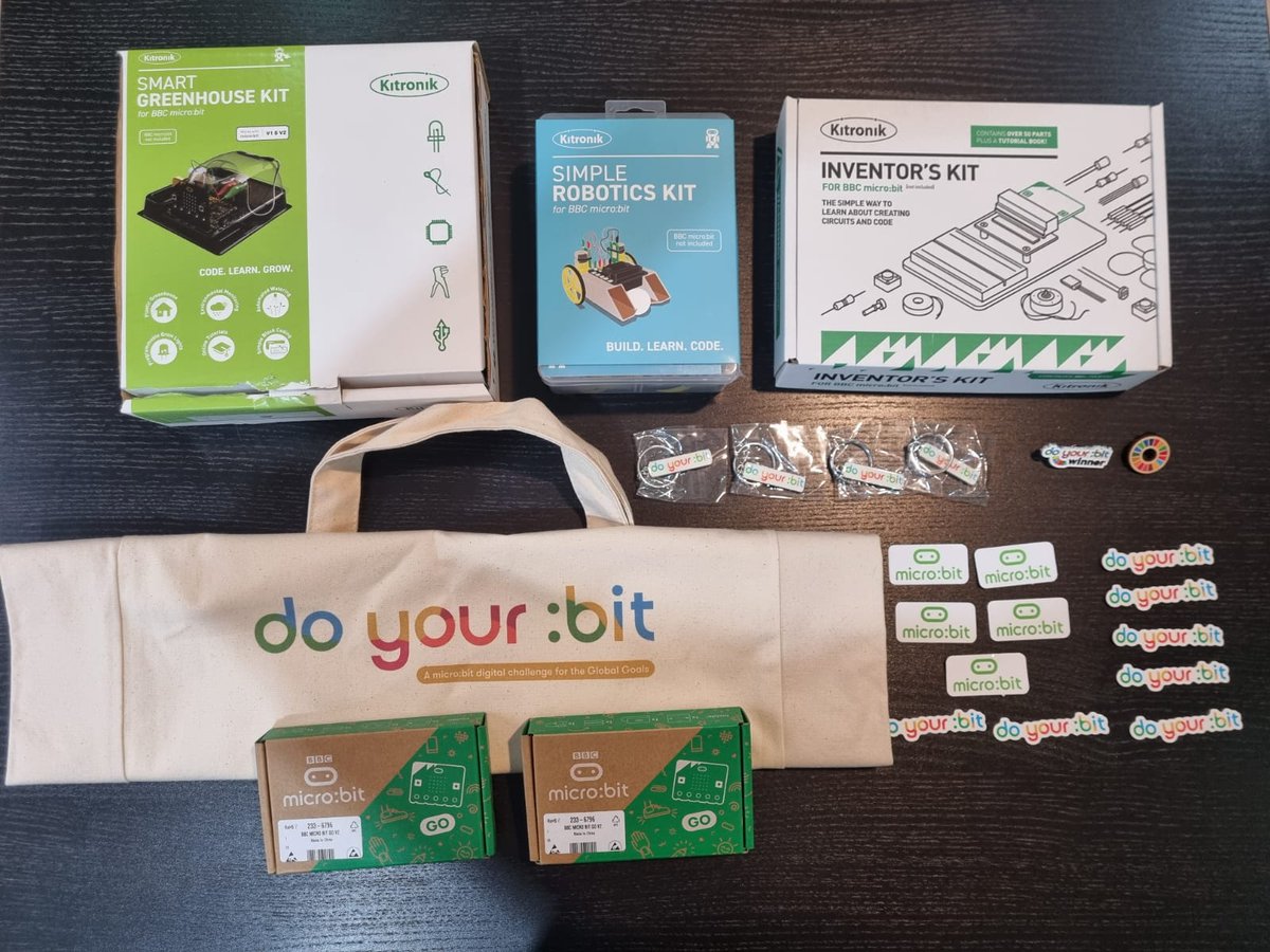 ZaydNashed's tweet photo. Thanks to @Kitronik and @microbit_edu for these amazing gifts. I can already think about the wonderful projects I can do using them. https://t.co/lgWwS4AU24
