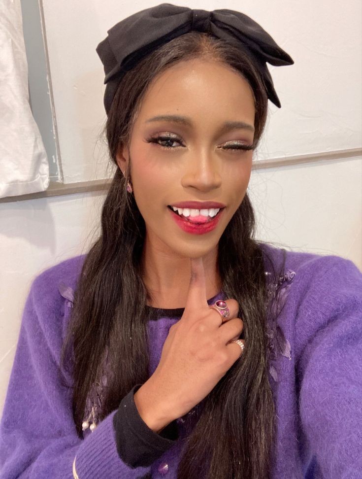 Babyliicious1's tweet photo. Things we love about our dear fatou 💜 thread:
#BlackSwan #blackswanfatou #Purple #KPOP #kpopthread #KPOP #viral #fatou #thingsweloveaboutfatou https://t.co/nBBqqUEQAa