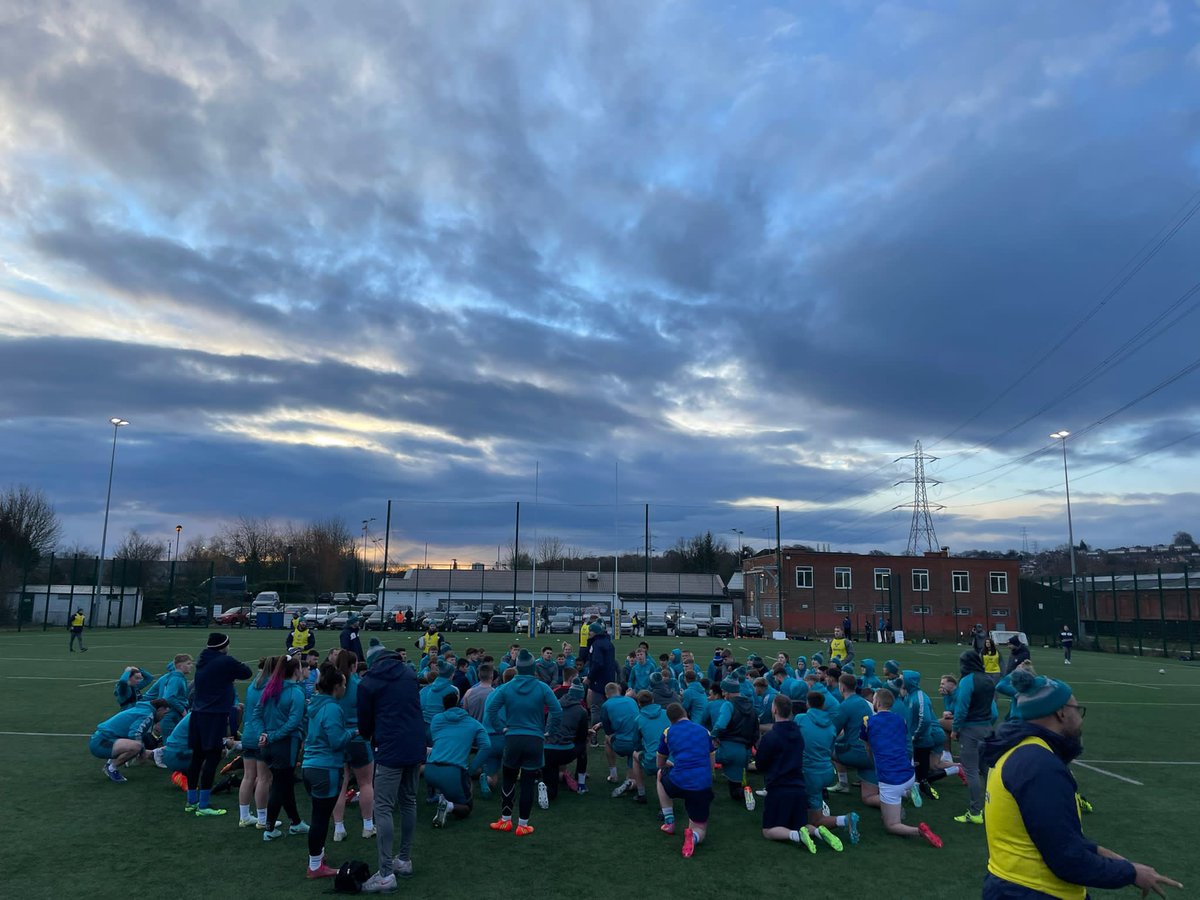 Huge privilege to co-ordinate 120 <a href="/leedsrhinos/">Leeds Rhinos</a> players club session today. Huge challenge, massive engagement from players &amp; coaches. One club #rhinos #alaw #mot 🦏🔥🎅letssssgoo