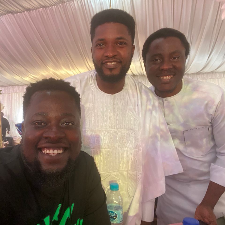 ajadewumi's tweet photo. Founders who work, play and eat together achieve 2x more than others who don't. Building a startup takes alot from you, find a balance and bond as a team. This is how we roll at @tradelenda and we are building a digital bank for MSMEs starting with timely access to credit. https://t.co/dQUllfUmZQ