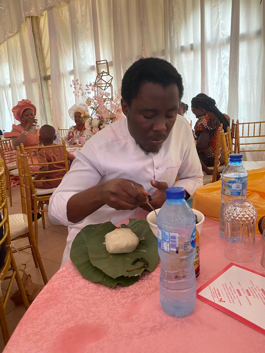 ajadewumi's tweet photo. Founders who work, play and eat together achieve 2x more than others who don't. Building a startup takes alot from you, find a balance and bond as a team. This is how we roll at @tradelenda and we are building a digital bank for MSMEs starting with timely access to credit. https://t.co/dQUllfUmZQ