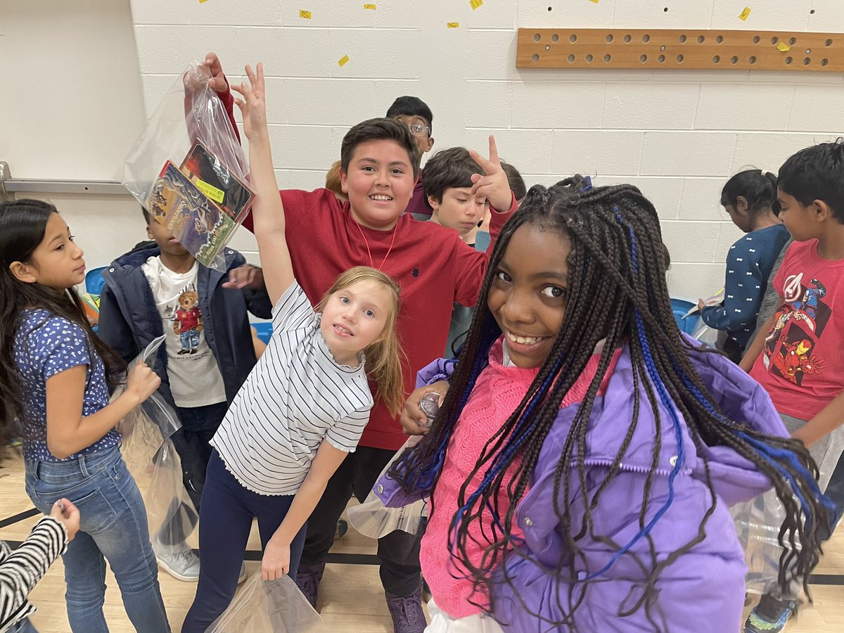Last week before the holidays is always so fun at school ❤️💚 Hat Day, Holiday Sing Along, making crafts into gifts and choosing Morse Reads books to read over break made for a festive and fantastic week in fourth grade! <a href="/troyschools/">TroySchools</a>