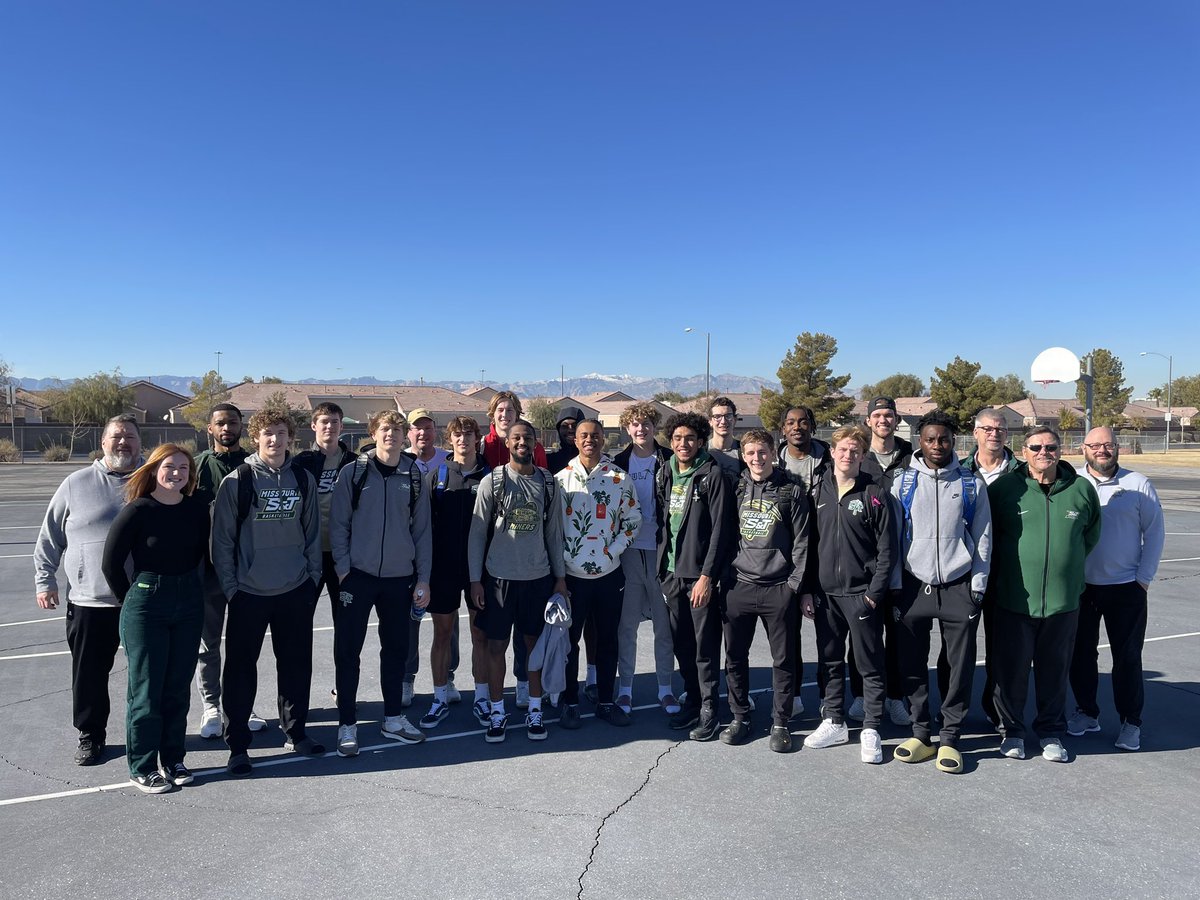 Miners_MBB's tweet photo. Game day shoot around complete. #MinersTakeVegas. #MinersDigDeep https://t.co/Cn7jZ12PFw