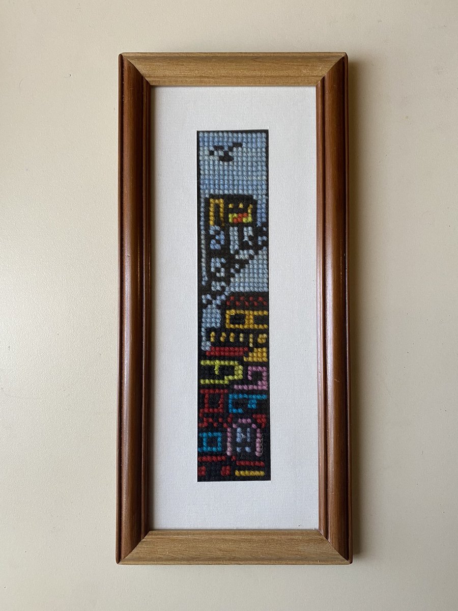 Mi mamá hizo hace un tiempo estos mini cuadros de Valparaiso y no ha podido venderlos. Quiero ver si hay alguien interesado por aquí! Si pueden RT yo feliz!