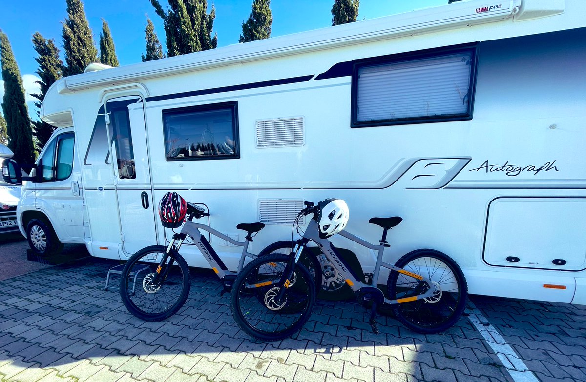 What’s not to love with this winter sunshine in #Portugal  

Touring, walking &amp; lots of biking with the odd coffee ☕️ stop here &amp; there. 

Shorts &amp; T-Shirts today ☀️😎

Living the #motorhomelife dream on our #Christmas getaway. 

#janawaysontour #BaileyAutograph