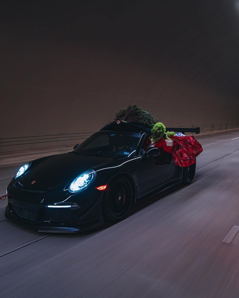 The Grinch’s Porsche Sleigh 🎄