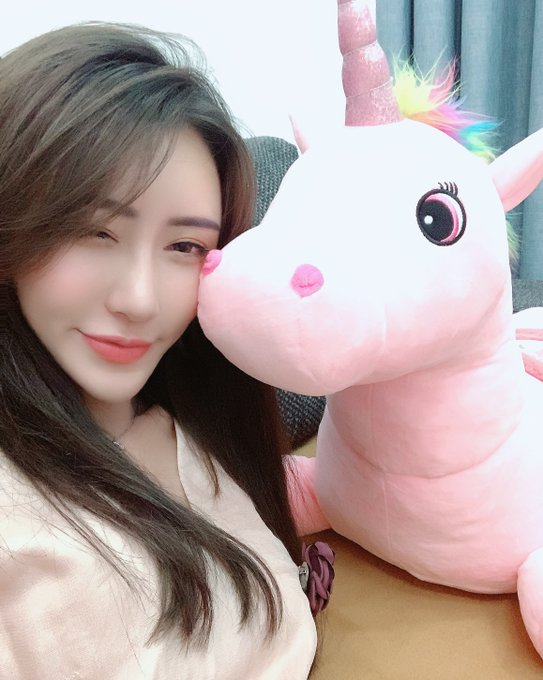indahchg's tweet photo. Unicorns are awesome. . https://t.co/lAEbDrbot7