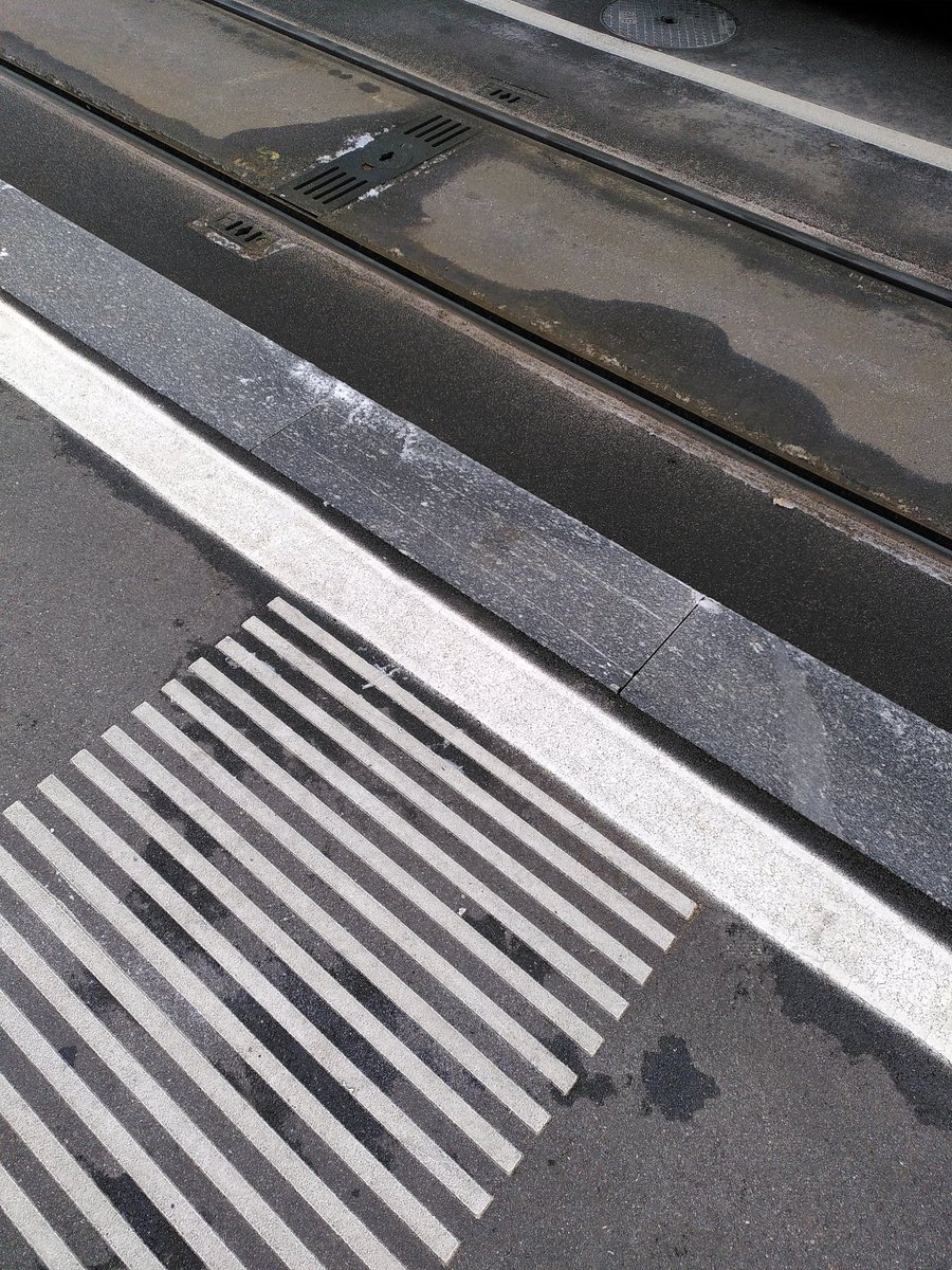 Anonym, ohne Titel (2022).
Basel, Haltestelle Kunstmuseum

#kultur #kunst #werk