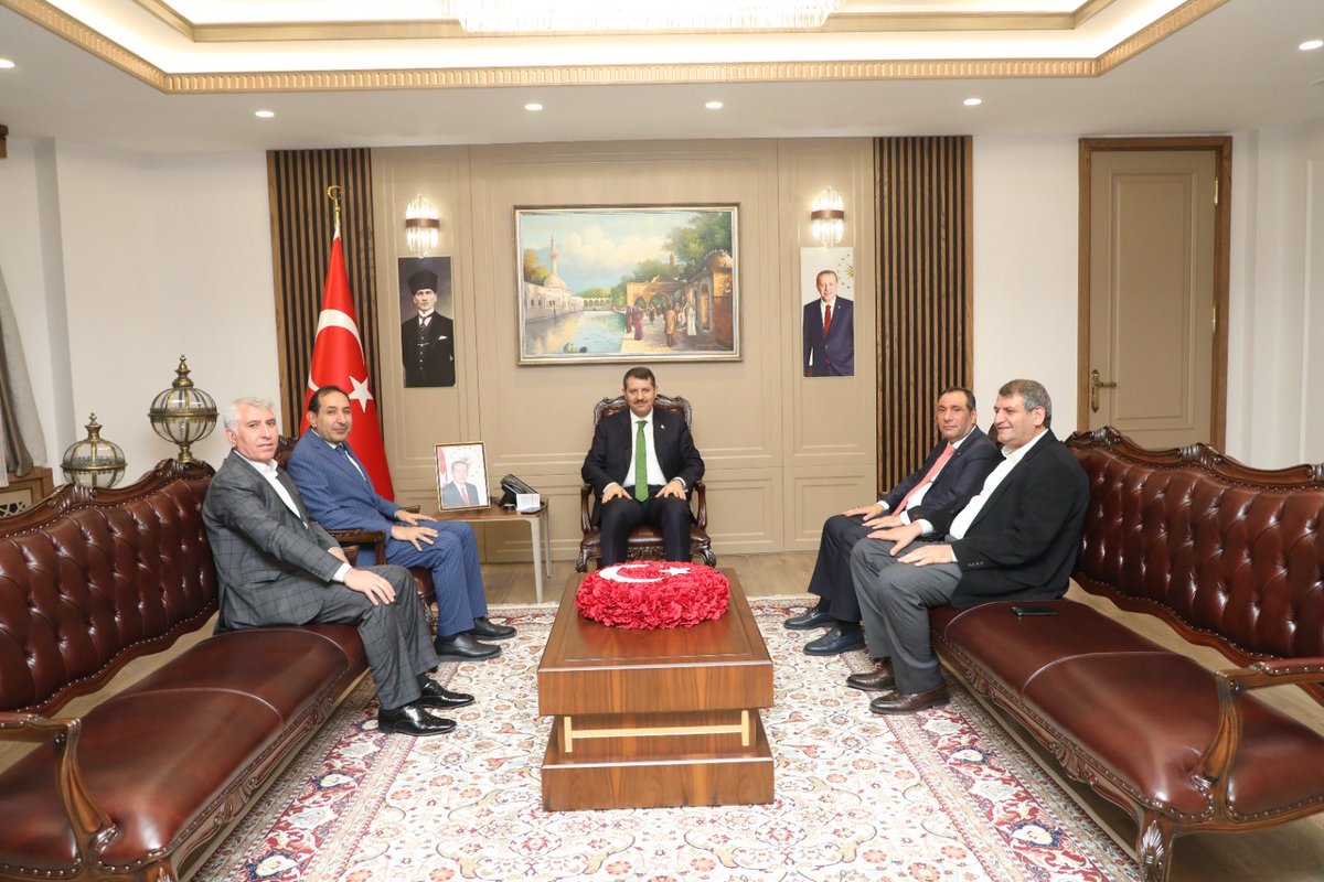 Şanlıurfamıza Kısa Zamanda Hizmetleriyle Gönüllere Taht Kuran değerli Valimiz Salih Ayhan'ı Makamında Ziyaret Ettik, Göstermiş Olduğu Güzel İlgiden Dolayı çok Teşekkür Ederim.