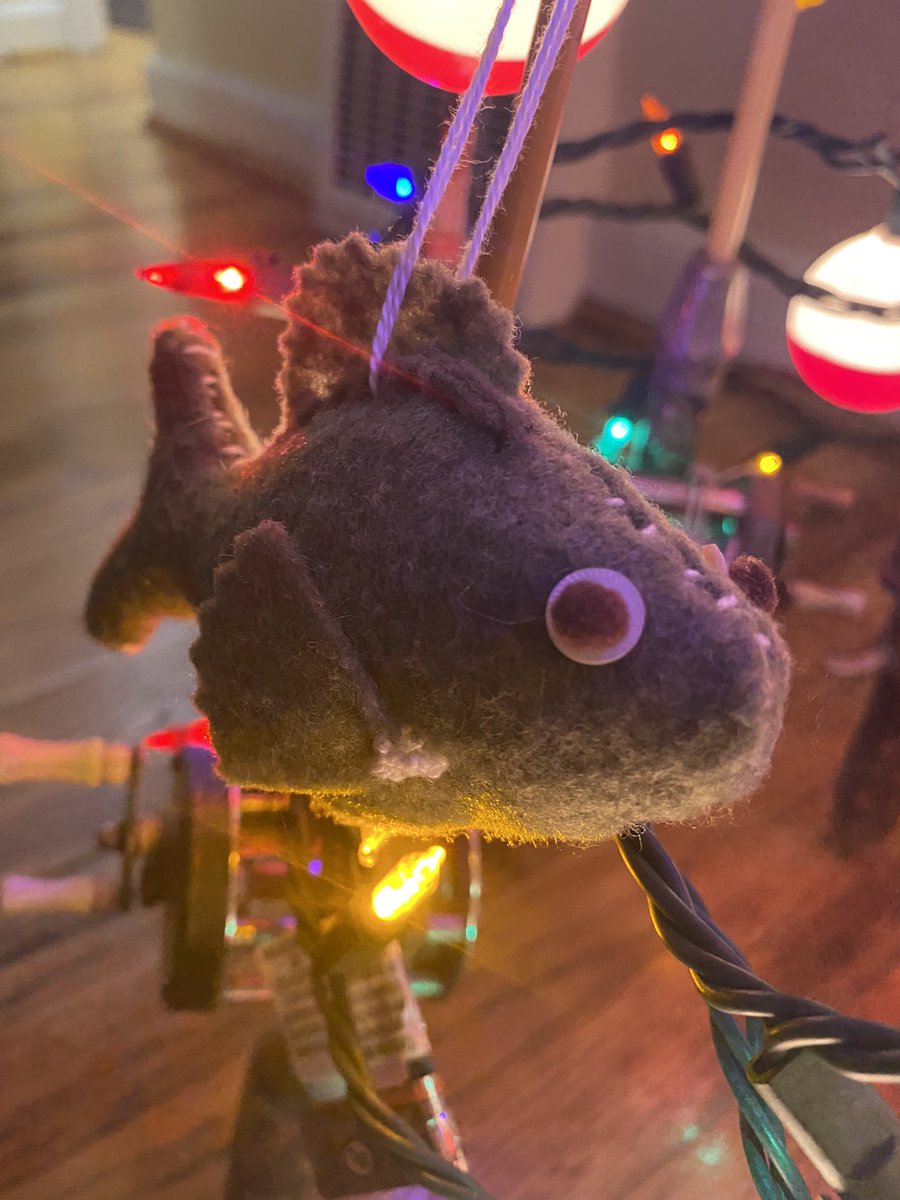 SKR_2020's tweet photo. @eatguineapigs My Fishmas tree is a great mix of made, bought, and gifted! #25DaysofFishmas https://t.co/1pfmuLZtst
