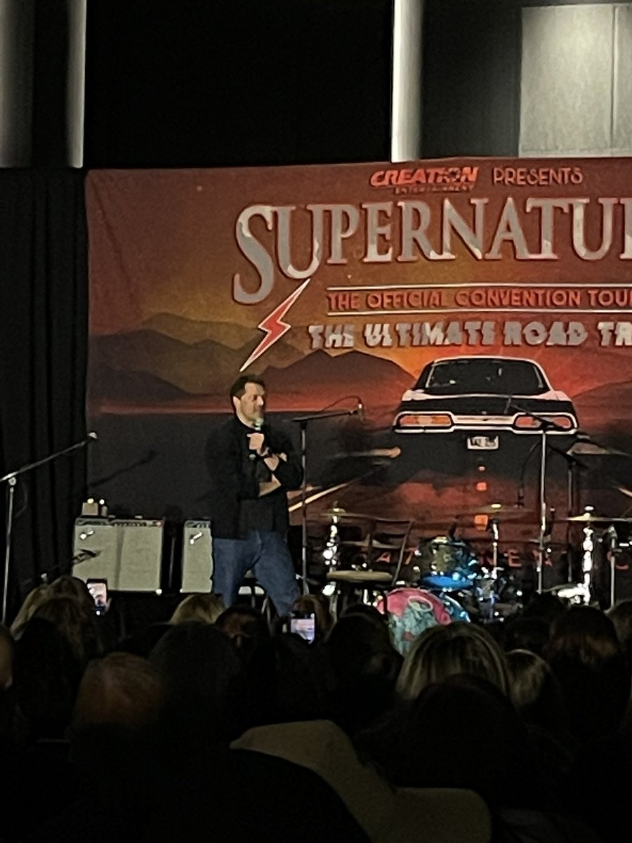 LavenderBlack's tweet photo. MISHA 💙💙 #NashCon #SPNNash https://t.co/gBy5M2GlRY