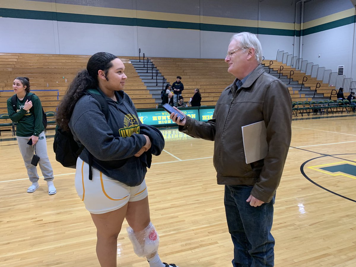 Shoutout to <a href="/AmayaSmith25/">Amaya Smith</a> 
She put up a double double… 19 points and 12 rebounds to help lead Huntington past Parkersburg on 12.14.22
