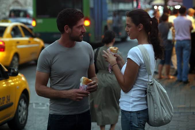 “Tanrı, size istediğiniz insanları değil, ihtiyacınız olan insanları verir. Öyle ki bu insanlar size yardım edecek, sizi incitecek, size acı verecek, sizi terk edecek, sizi sevecek ve olmanız gereken insan olabilmenizi sağlayacaktır."