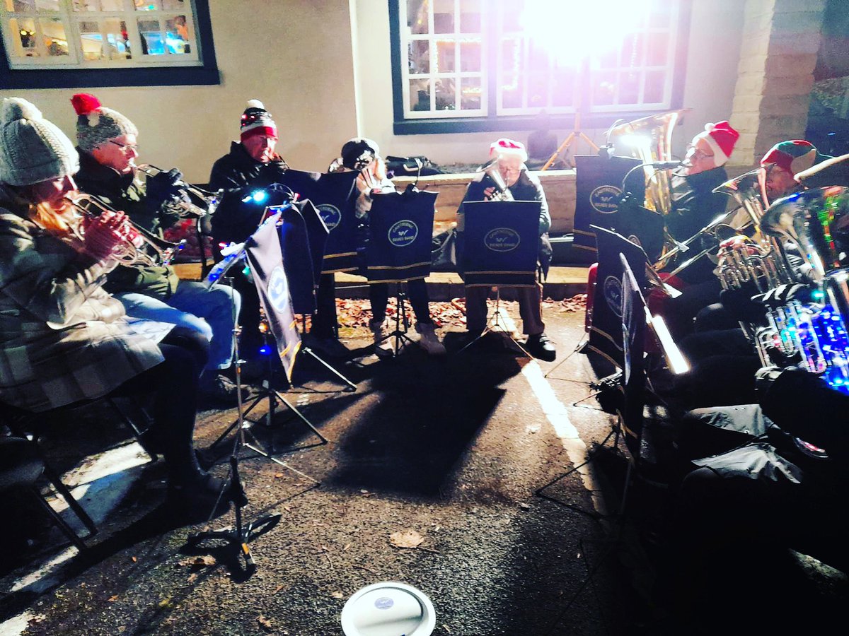 Carolling at The Lord Nelson, Hoylandswaine, whilst the children met the big guy! 🎅