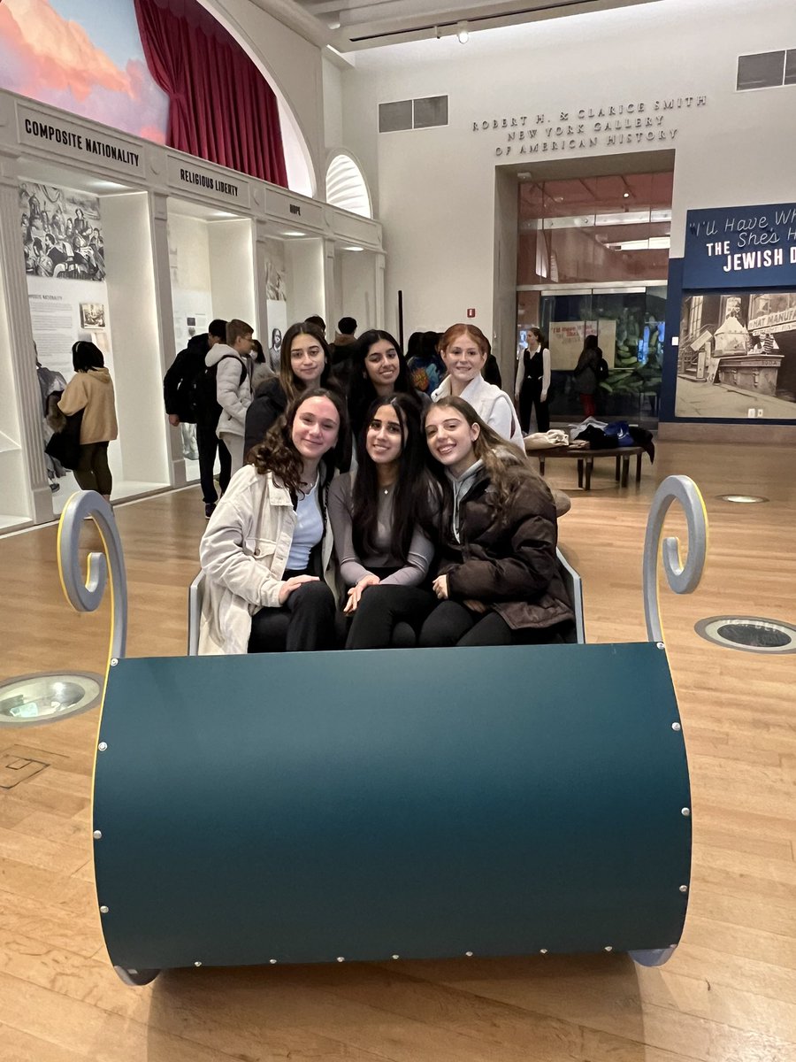 Evelyn Sideri tweet media