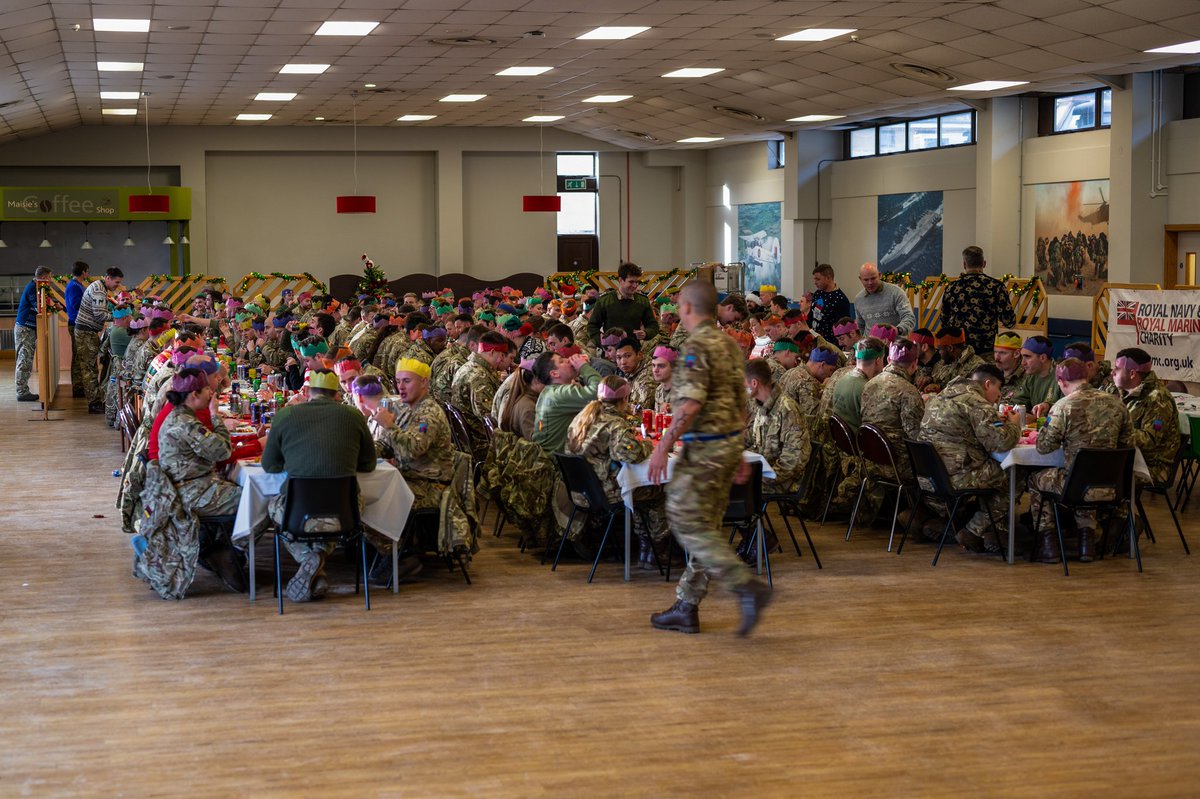 Soldiers Christmas Day at 1 Regt AAC

We couldn’t do anything without the support and effort of the engine room of the Regiment

@ArmyAirCorps 
@aacrecruiting 
@1st_AviationBCT 

#AviationRecce #IAmCombatAviation