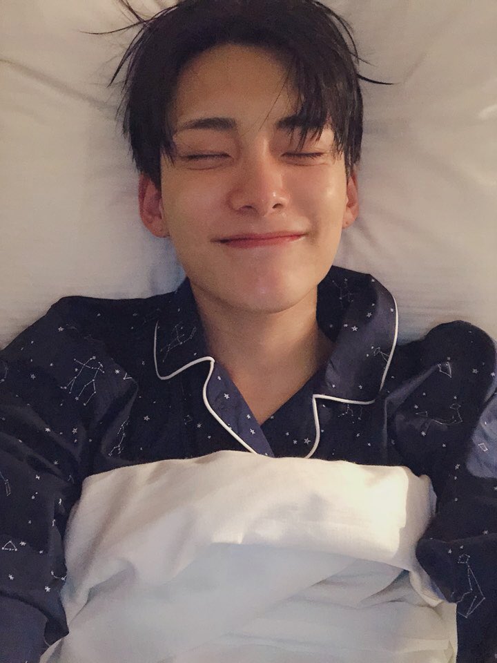 hourly_junhee's tweet photo. ⋞ #에이스 #준 ⋟ @official_ACE7 https://t.co/b7hQOe0dQB