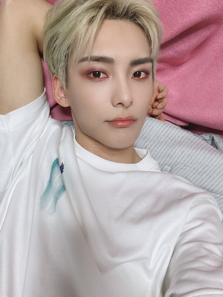 hourly_junhee's tweet photo. ⋞ #에이스 #준 ⋟ @official_ACE7 https://t.co/aTVRcDRAvn