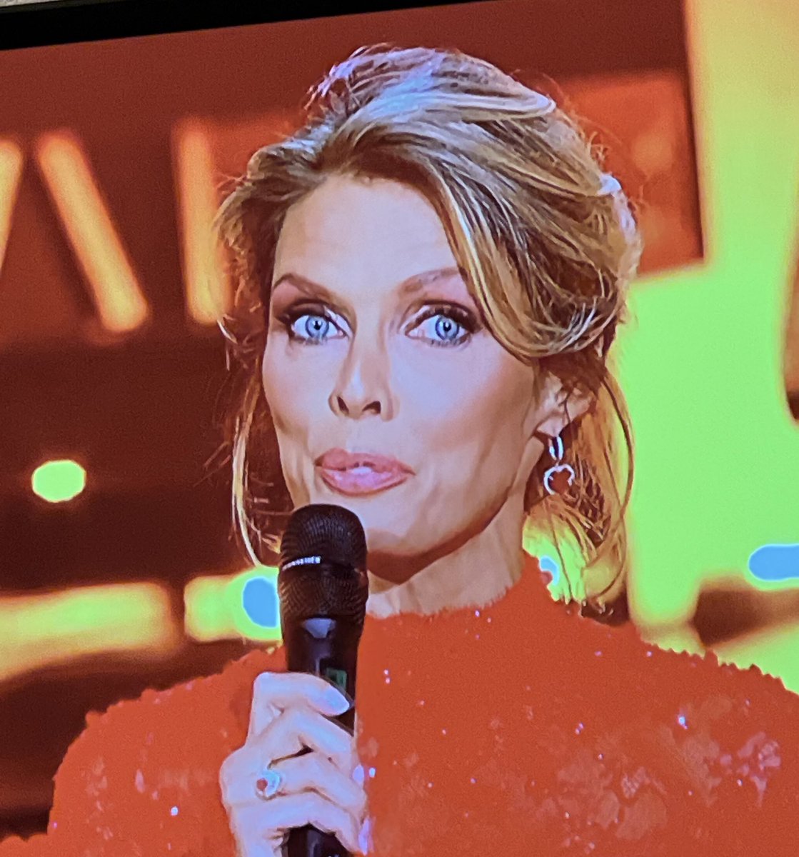 flav_BL75's tweet image. « J’ai décidé de quitter la direction générale de Miss France pour désormais ouvrir une boutique dédiée aux extraterrestres à Limoges » #MissFrance2023 #missfrance