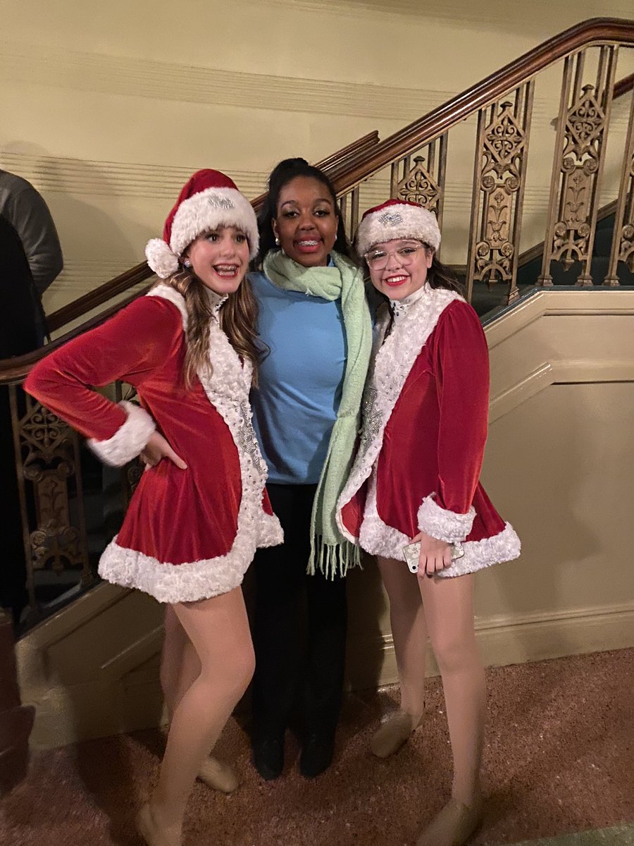 Can’t wait to see these girls again tonight at Miracle on Easy Street!! <a href="/DeYor_PAC/">DeYor PAC</a> <a href="/EasyStreetShows/">Easy St. Productions</a> #christmasspectacular