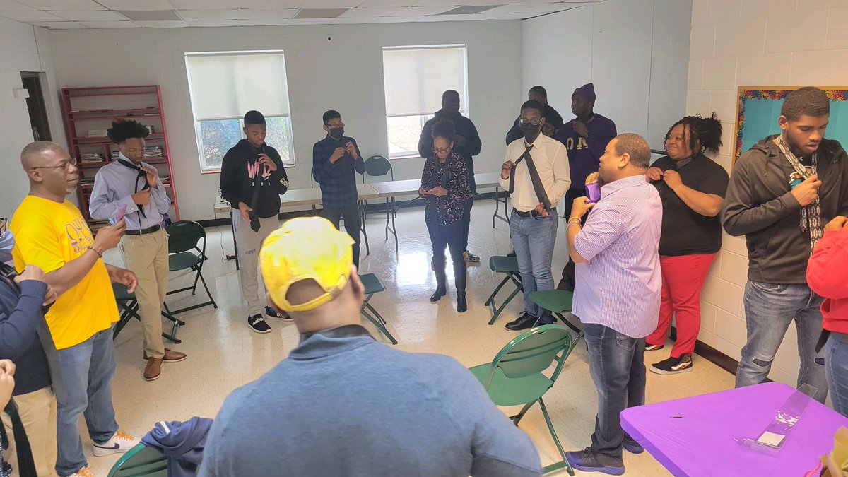 OmegaofRockHill's tweet photo. Scenes from the Mentoring Session this morning. Our mentees learned how to tie a neck tie and about etiquette (social, workplace, phone, and dining). #MSPU #Servics @themighty6thd @officialoppf https://t.co/WRfPwdUB0x