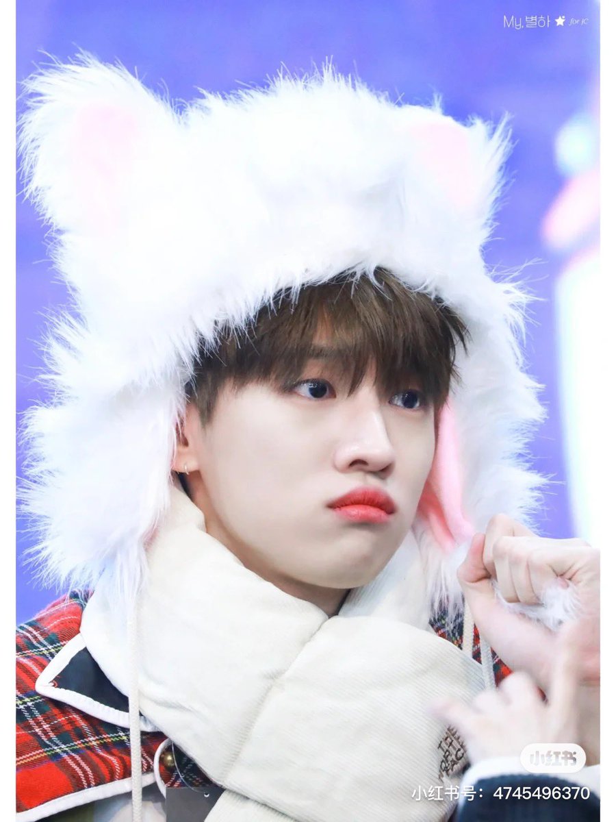 RaxieDa's tweet photo. #JAECHAN #재찬 

I am not going to let you bully him. https://t.co/B7IMlwZgZR