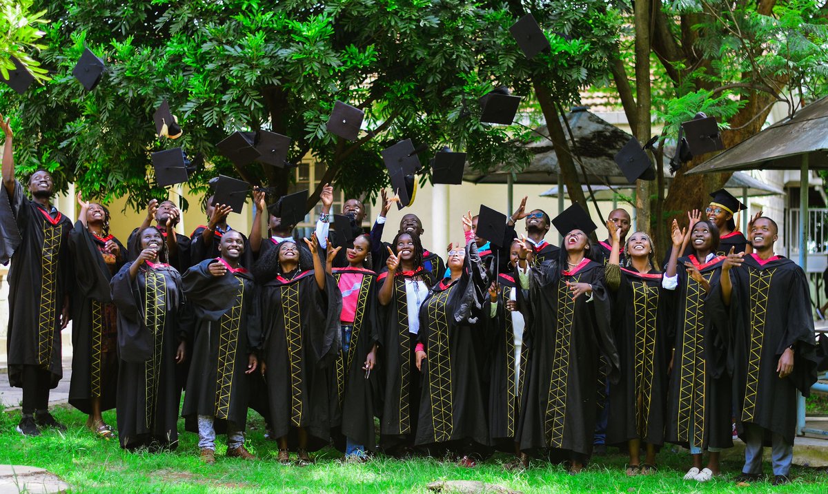 Kenyatta University School of Medicine class of 2021. Ladies and gentlemen... Your doctors