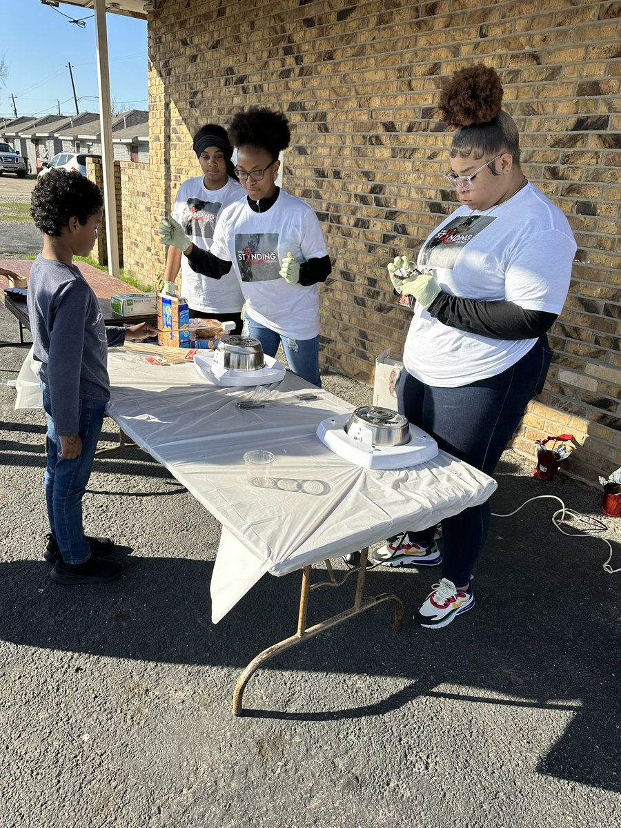 Angela McGee tweet media