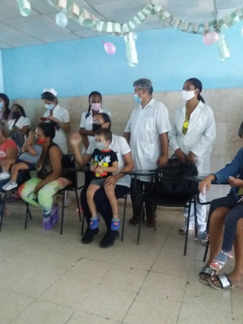 FeuMedica's tweet photo. 😊Imágenes de la actividad realizada el día de hoy por nuestros estudiantes para los niños❤️ de la sala de Gastroenterología de nuestro Hospital Provincial Antonio Luaces Iraola❤️‍🩹👏🏻.
#feufcmciego
#SomosFeu
#FeudeCuba https://t.co/6XP4V54gX4