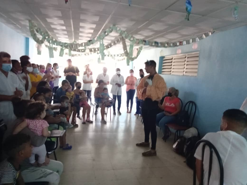 FeuMedica's tweet photo. 😊Imágenes de la actividad realizada el día de hoy por nuestros estudiantes para los niños❤️ de la sala de Gastroenterología de nuestro Hospital Provincial Antonio Luaces Iraola❤️‍🩹👏🏻.
#feufcmciego
#SomosFeu
#FeudeCuba https://t.co/6XP4V54gX4