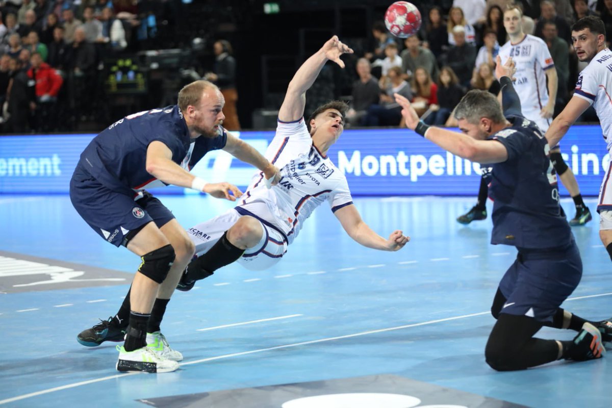[#liquimolystarligue - J14] 
🔥 Le <a href="/mhbofficiel/">Montpellier Handball</a> est INCROYABLE ! Il prend seul la tête du championnat en gagnant le <a href="/psghand/">PSG Handball</a> dans une <a href="/SDFArena_Mtp/">Sud de France Arena</a> en ébullition !
🔚 <a href="/mhbofficiel/">Montpellier Handball</a> 🆚 <a href="/psghand/">PSG Handball</a> : 31-30