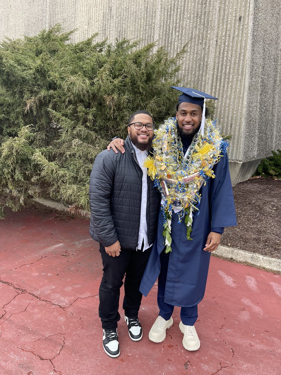 WVU Grad…more blessings brudda 🤲🏾 <a href="/jasirupnext1/">Jasir Cox</a>