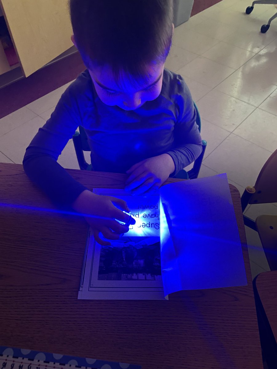 djcasano1's tweet photo. We are Super Readers! Reading with our Lazer pointer. #EWlearns https://t.co/zLgq0lyKjW