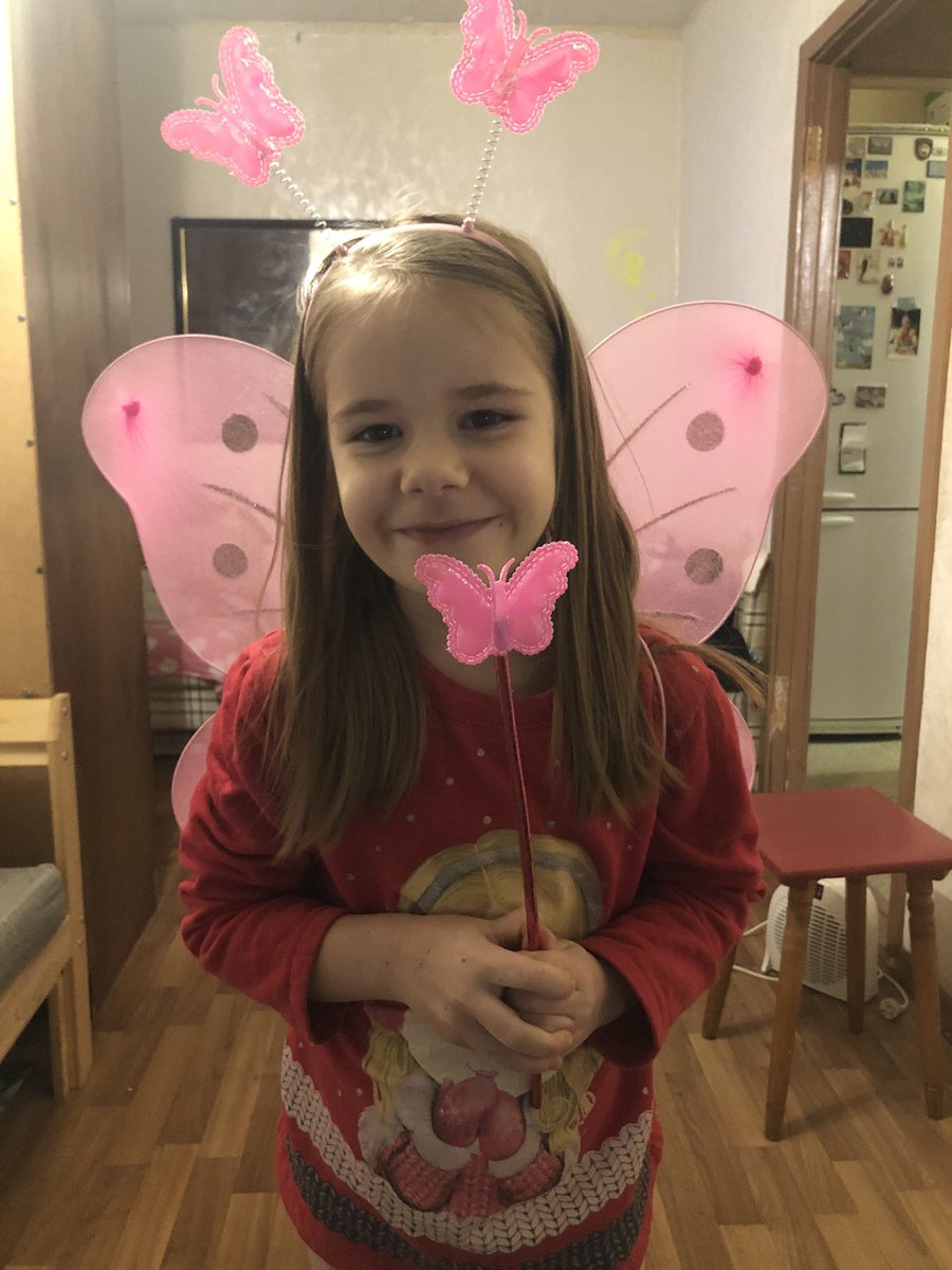 Today is a very happy day for me! 
My sweet princess visited me🥲
I miss her so much! I don’t be with her above 1,5 months.
I promised her that i sold so much works fot her🙃
This is very important day for me.
Thanks my mother-in-law for this gift💞
My princess asks you sales💞😋
