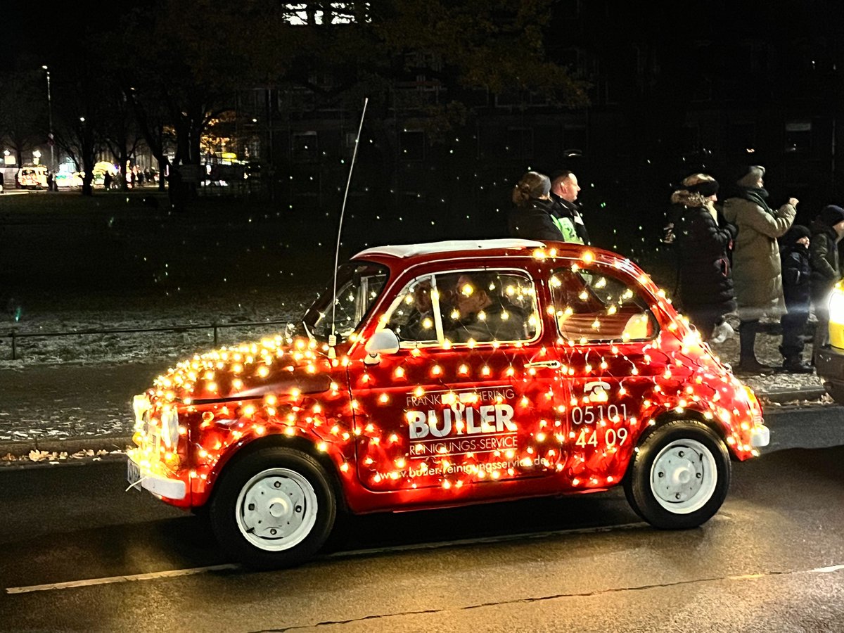 MrsWurms's tweet photo. Ganz viel Gefunkel heute in Hannover. 😃 https://t.co/gtRGnRt9sf