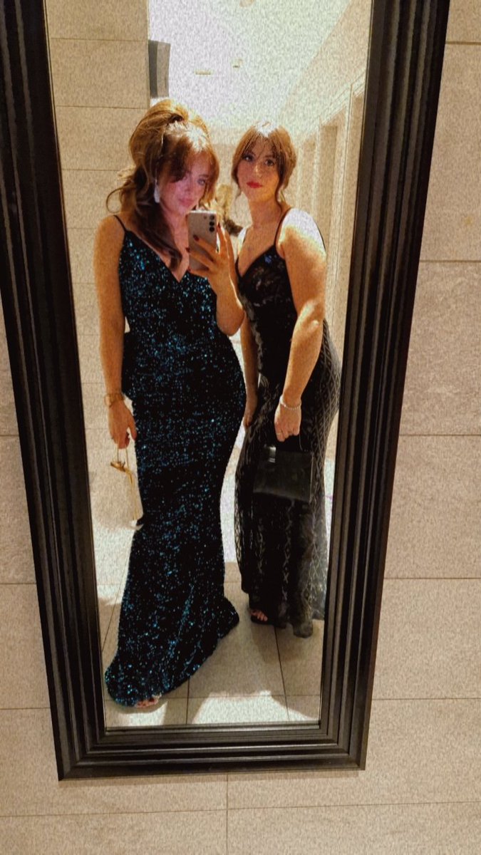 vanessajxx's tweet photo. #dtglitterball @garry__spence https://t.co/0tXaH3H8Vk