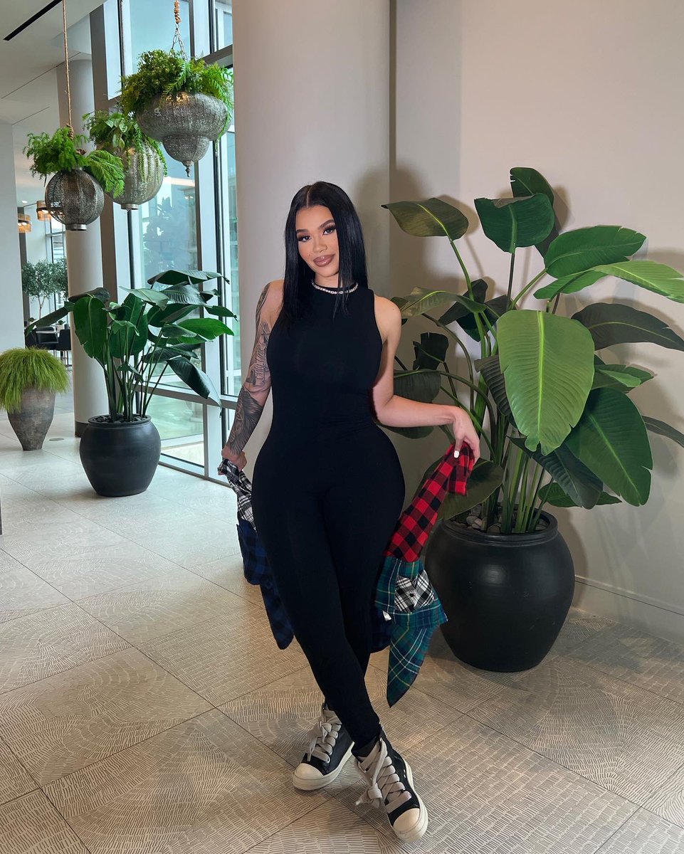 mulanhernandezz's tweet image. I can’t see I’m blindddddd.