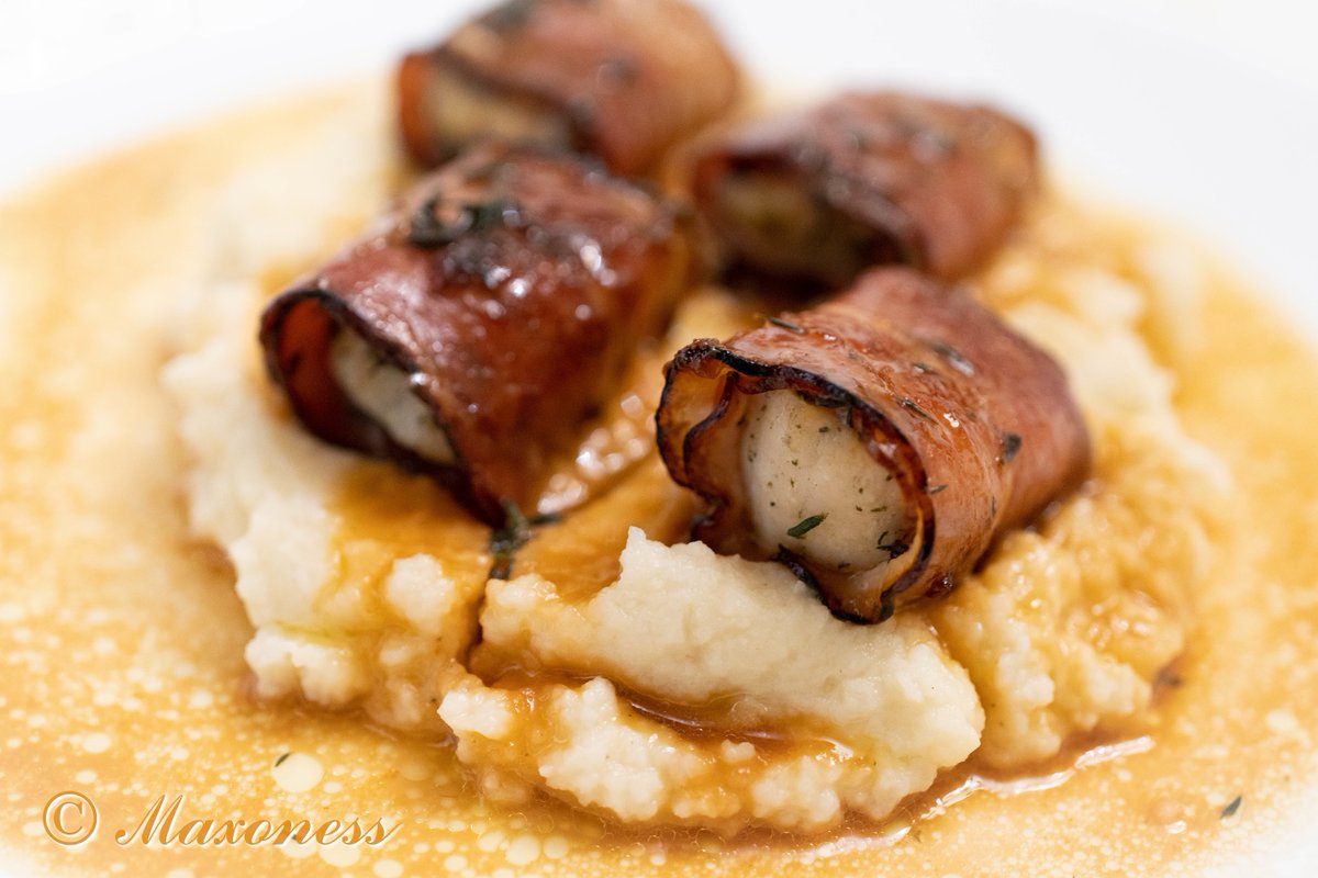 maxoness's tweet photo. Jamie Oliver's pan-seared scallops wrapped in pancetta with creamed celeriac
Морские гребешки, обжаренные в панчетте, с пюре из сельдерея от Джейми Оливера
https://t.co/JJ0k5hE2DM

Хорошее гармоничное горячее блюдо к воскресному или праздничному ужину https://t.co/EpEV8eL0lr