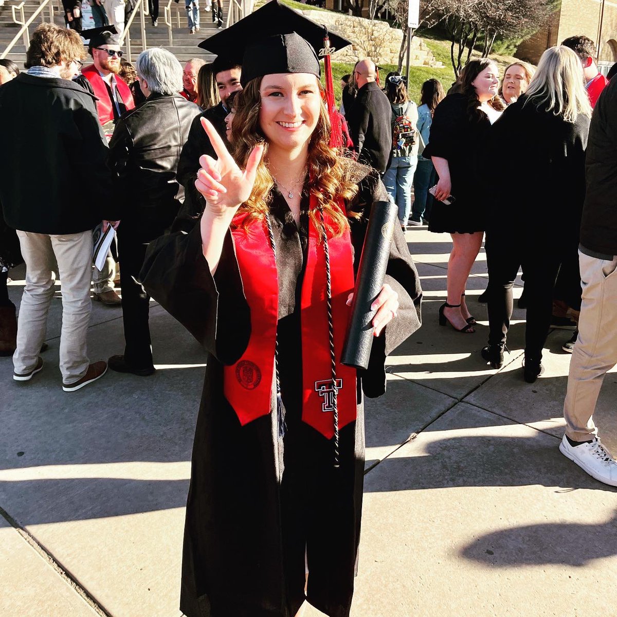 TTUSportsMed's tweet photo. 𝙲𝙾𝙽𝙶𝚁𝙰𝚃𝚂 𝙶𝚁𝙰𝙳𝚄𝙰𝚃𝙴𝚂 🎓 Proud of all your accomplishments thus far &amp; looking forward to see what your future holds! https://t.co/y9T4k66YRI