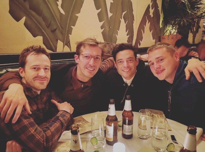 RamiMalek_br's tweet photo. OMGOMGOMG 
Nosso presente de Natal!!!
AAAAAAHHHHHHHHHHHHHHHHHH🥹🥹🥹🥹🥹🥹🥹🥹😭😭😭😭😭😭😭😭😭😭😭❤️❤️❤️❤️❤️❤️❤️❤️❤️❤️❤️❤️❤️❤️❤️❤️❤️❤️❤️❤️❤️❤️❤️❤️❤️❤️❤️❤️❤️❤️❤️❤️❤️
#Borhapcast #RamiMalek #JoeMazzello #BenHardy #GwillymLee @Gwilymlee no IG https://t.co/Vn2uOPBWui