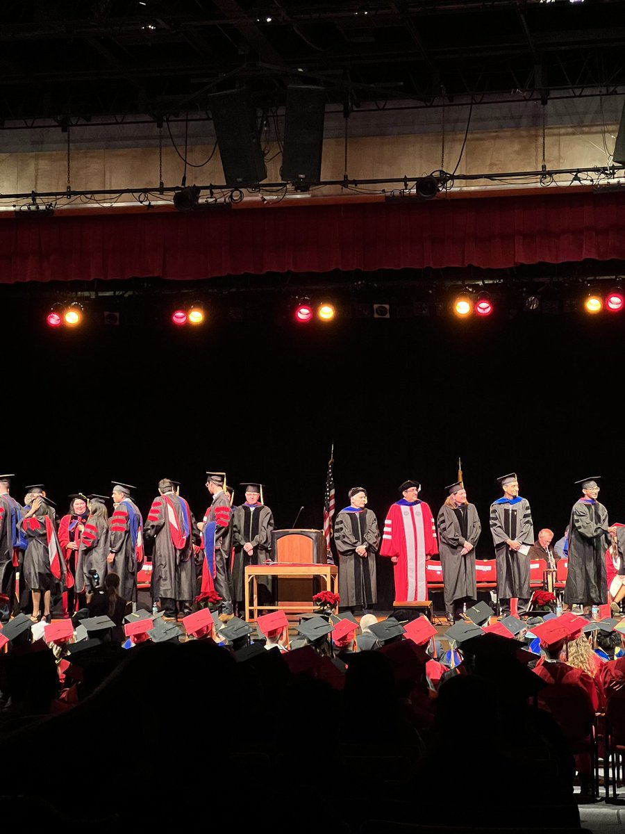 Huge congratulations to our very own @ZachKirch on graduating with his Masters in Space Systems Engineering today!

The gigabrain continues to grow 🧠